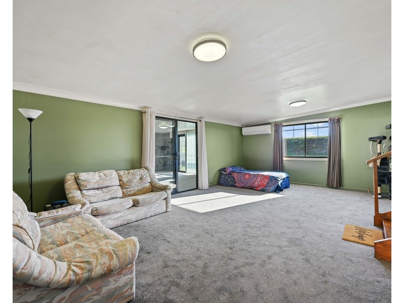 4 Finnie Street, Newtown QLD 4350