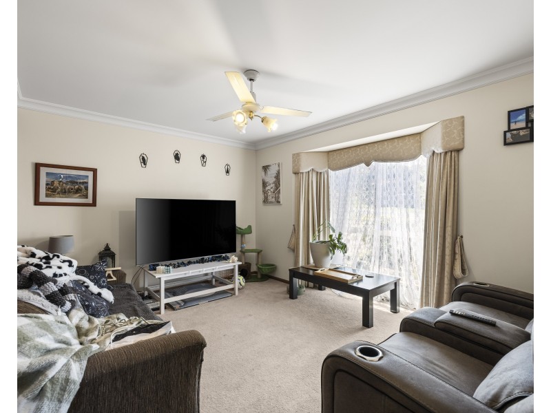 25 Lyness Court, Wilsonton Heights QLD 4350