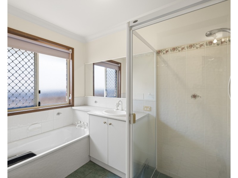 25 Lyness Court, Wilsonton Heights QLD 4350
