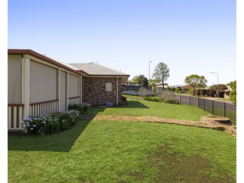 25 Lyness Court, Wilsonton Heights QLD 4350