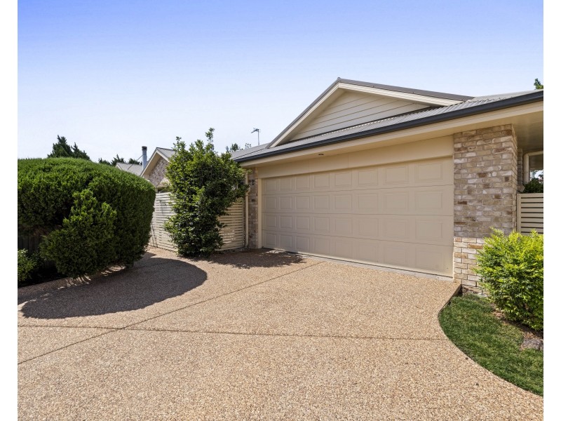 2/15 Krefter Crescent, Highfields QLD 4352