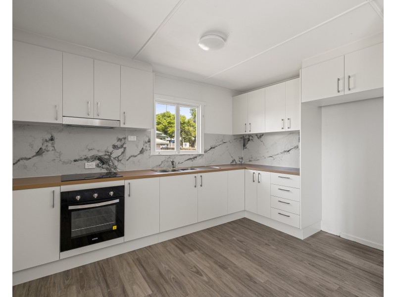 209 Jellicoe Street, Newtown QLD 4350