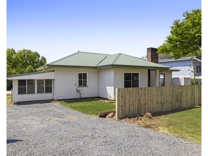 207 Jellicoe Street, Newtown QLD 4350