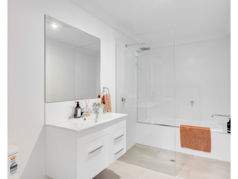 7/319a Bridge Street, Newtown QLD 4350
