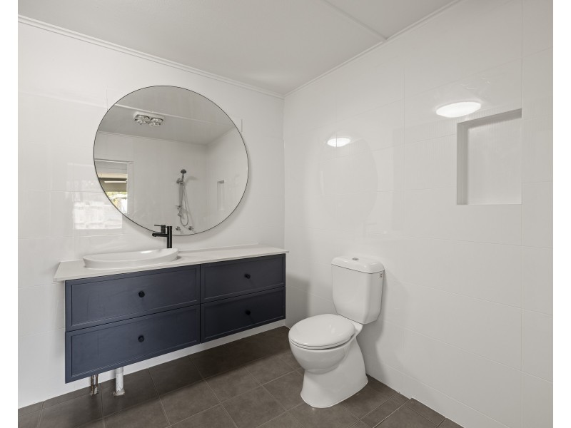 207-209 Jellicoe Street, Newtown QLD 4350