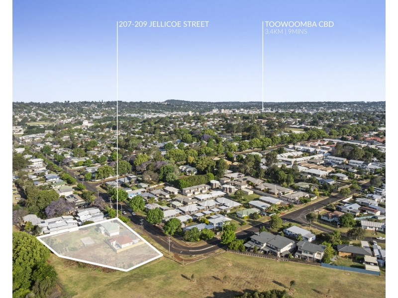 207-209 Jellicoe Street, Newtown QLD 4350