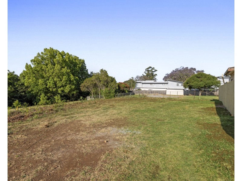 207-209 Jellicoe Street, Newtown QLD 4350