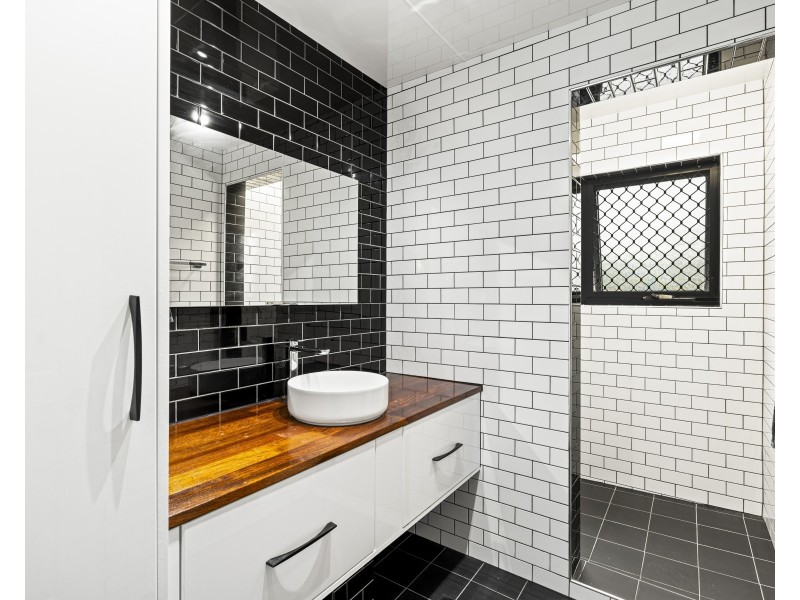 13 Wessex Street, Harristown QLD 4350