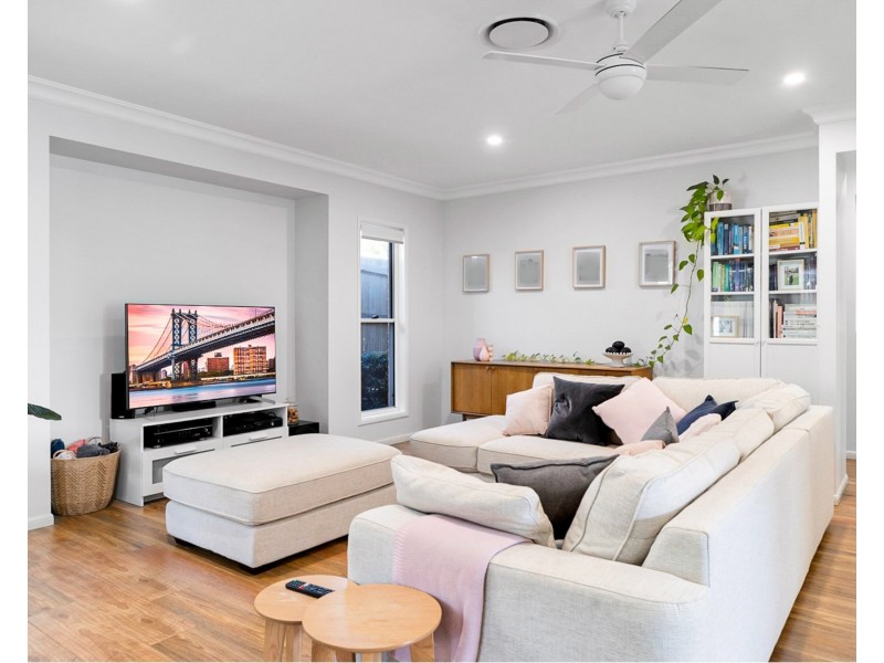 Unit 2/59 Jellicoe Street, Mount Lofty QLD 4350