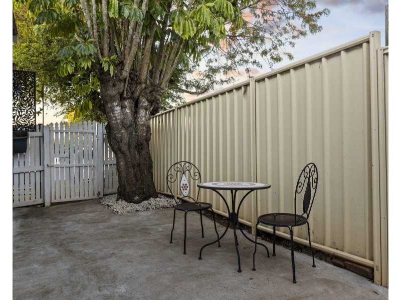 4 Atkinson Street, South Toowoomba QLD 4350