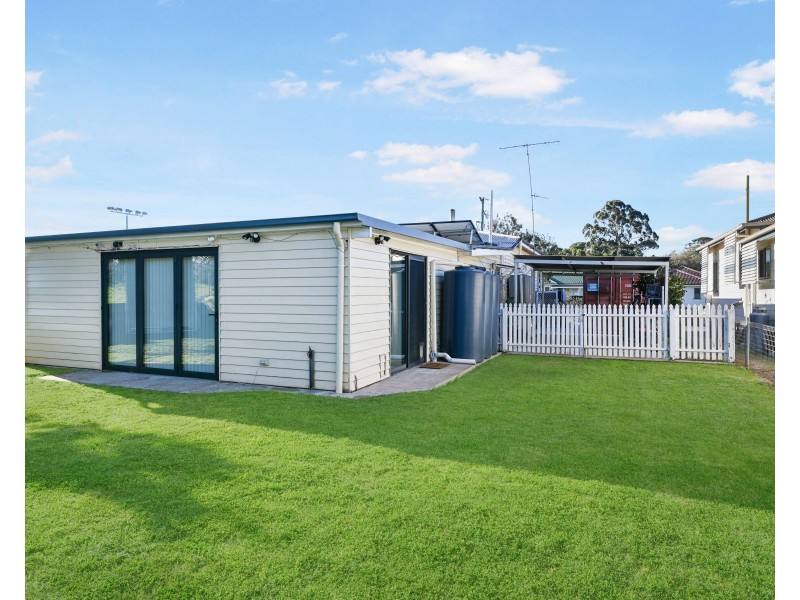 4 Finnie Street, Newtown QLD 4350