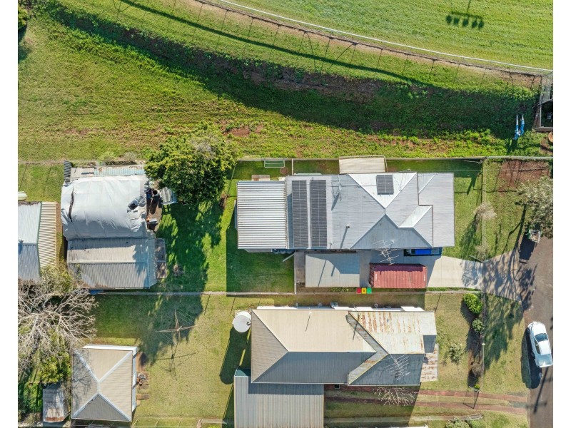 4 Finnie Street, Newtown QLD 4350