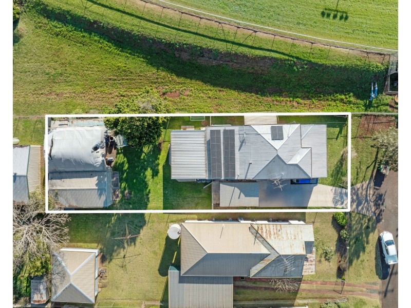 4 Finnie Street, Newtown QLD 4350