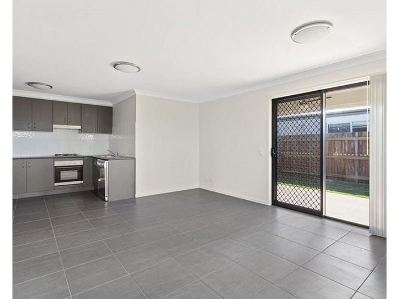 Unit 2/2 Nash Drive, Glenvale QLD 4350