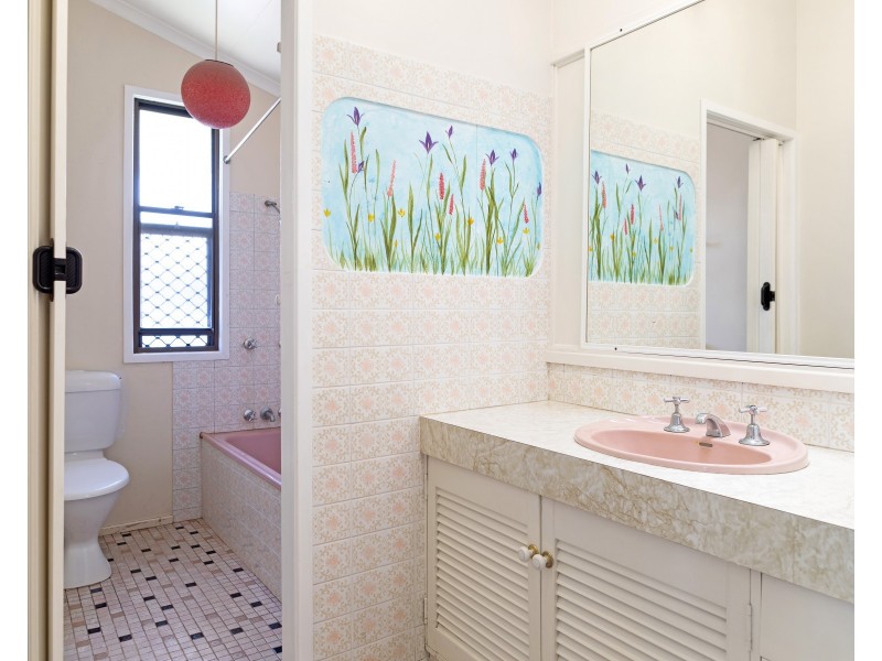 5 Vera Street, Newtown QLD 4350