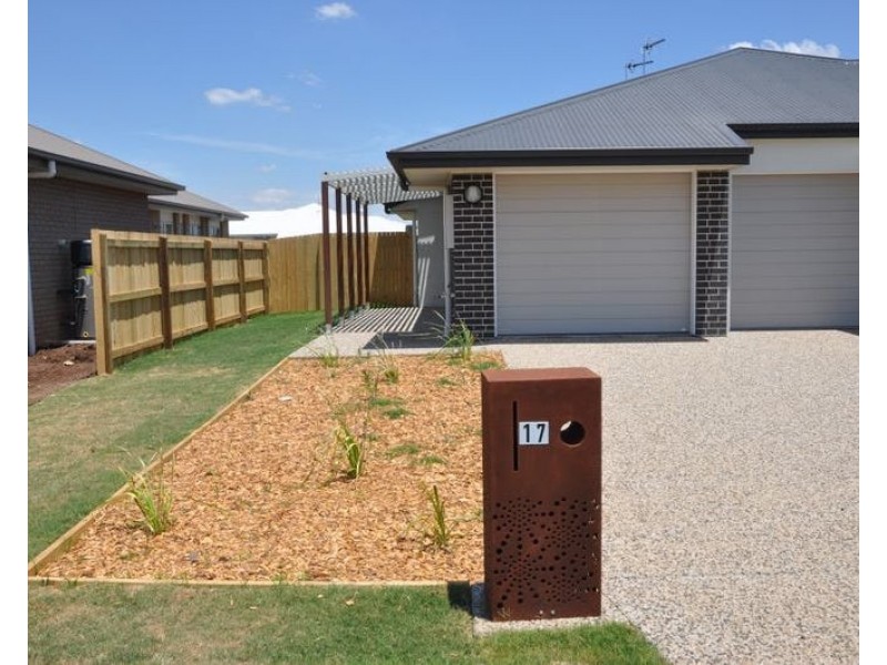 Unit 2/17 Weebah Place, Cambooya QLD 4358