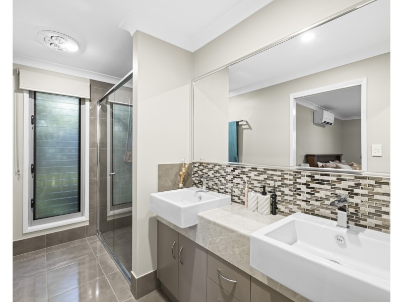8 Eadie St, Kearneys Spring QLD 4350