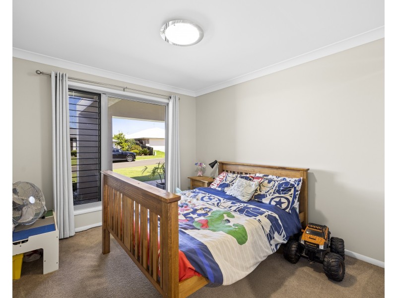 8 Eadie St, Kearneys Spring QLD 4350