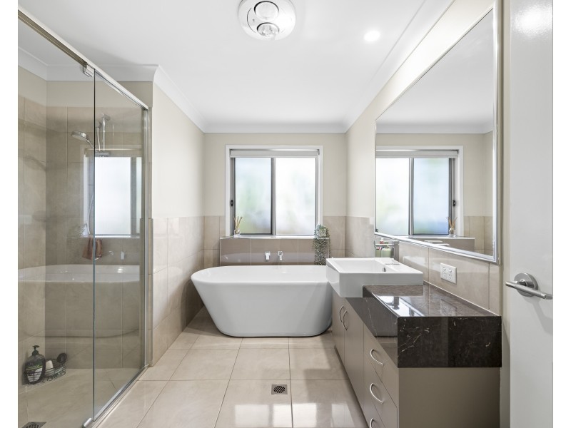 8 Eadie St, Kearneys Spring QLD 4350