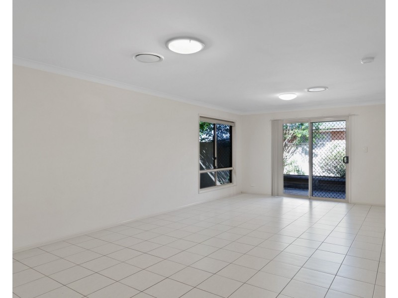 Unit 2/150 Tor Street, Rockville QLD 4350
