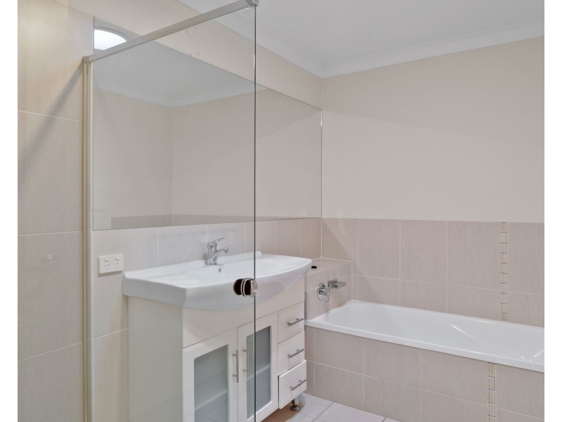 Unit 2/150 Tor Street, Rockville QLD 4350