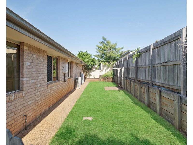 Unit 2/150 Tor Street, Rockville QLD 4350