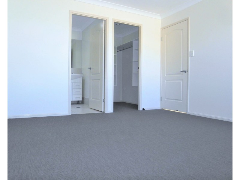 Unit 1/150 Tor Street, Rockville QLD 4350