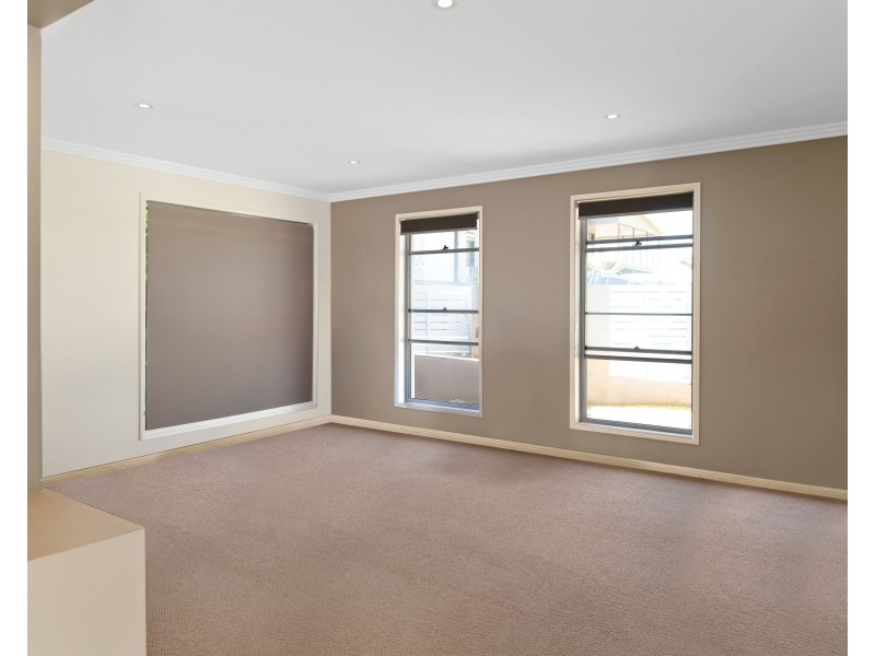 Unit 2/14 Mason Court, Kearneys Spring QLD 4350