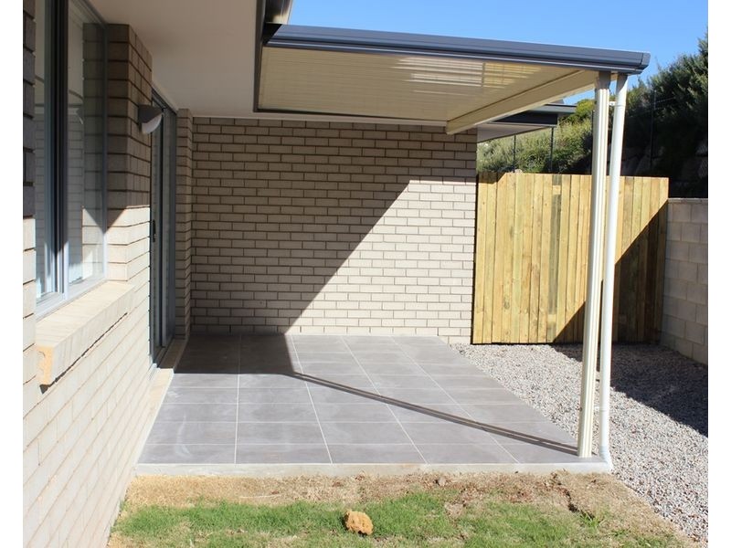 2/22 Alpine Court, Cranley QLD 4350