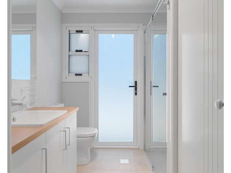 Unit 2/16 Whichello Street, Newtown QLD 4350