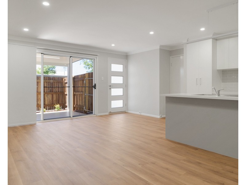 Unit 4/16 Whichello Street, Newtown QLD 4350