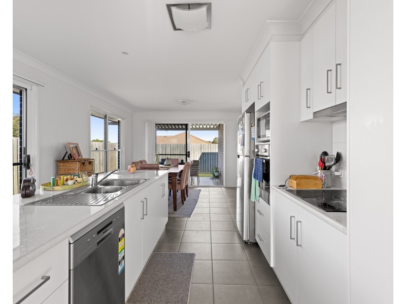 Unit 1/23 Furness Court, Kearneys Spring QLD 4350