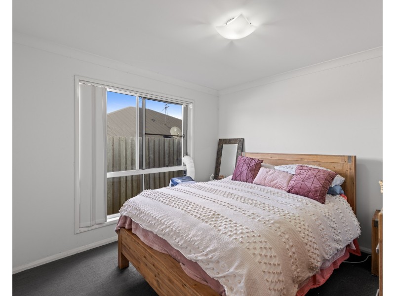 Unit 1/23 Furness Court, Kearneys Spring QLD 4350