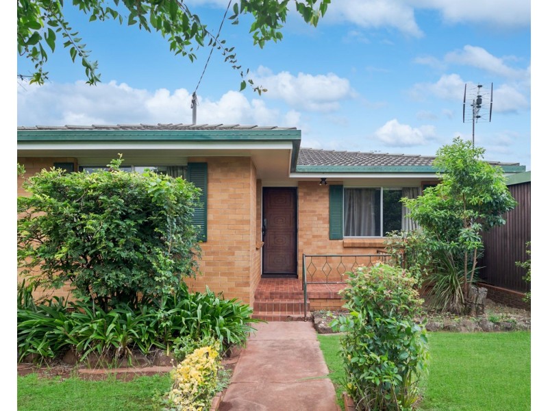 17 Fromalls Street, Harristown QLD 4350