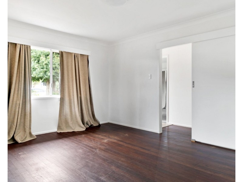 17 Fromalls Street, Harristown QLD 4350