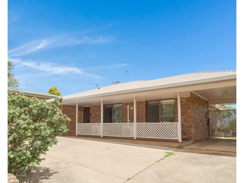 106 Hursley Road, Newtown QLD 4350