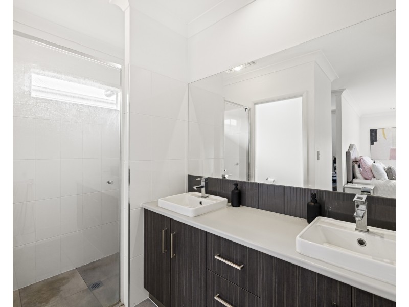 192 Nelson Street, Kearneys Spring QLD 4350