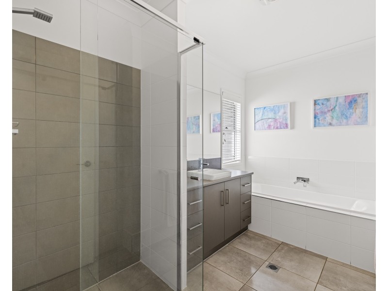 192 Nelson Street, Kearneys Spring QLD 4350