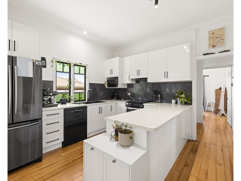 2 Gauntlet Street, North Toowoomba QLD 4350