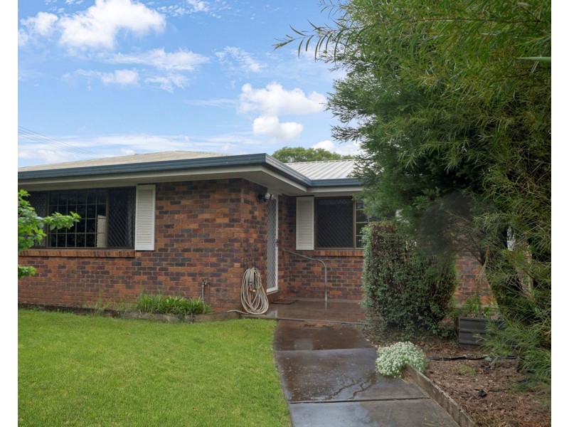 5 Wine Drive, Wilsonton Heights QLD 4350