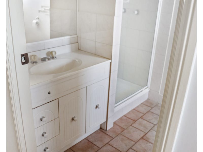 Unit 6/299 James Street, Newtown QLD 4350