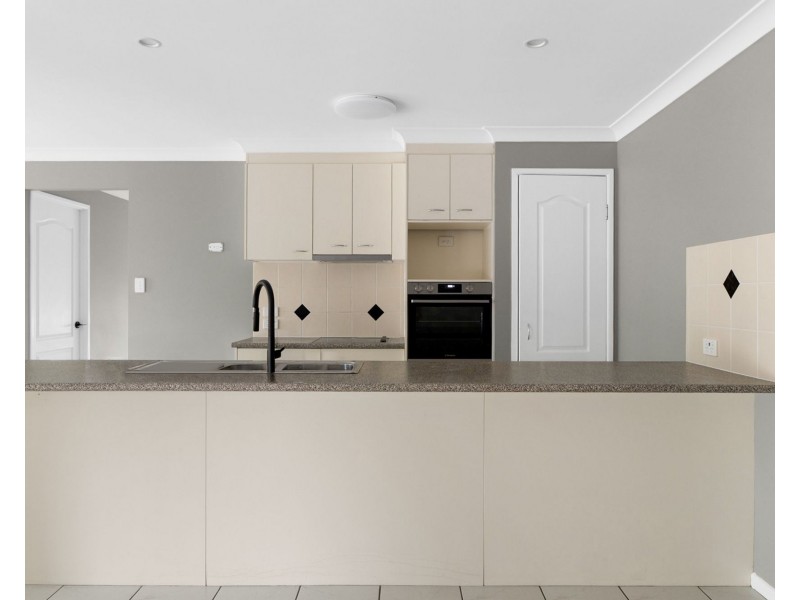 3 Tennyson Court, Westbrook QLD 4350