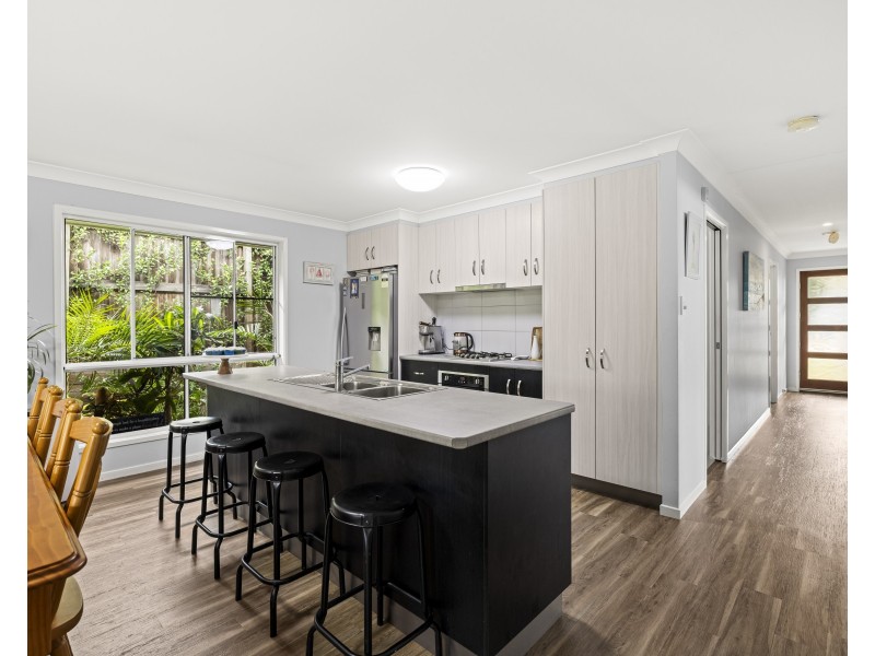 9 Diva Lane, Glenvale QLD 4350