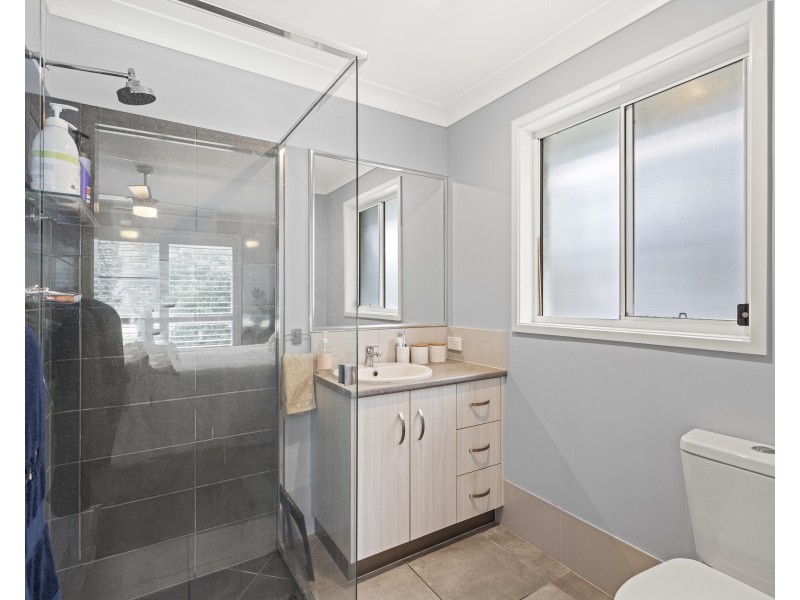 9 Diva Lane, Glenvale QLD 4350