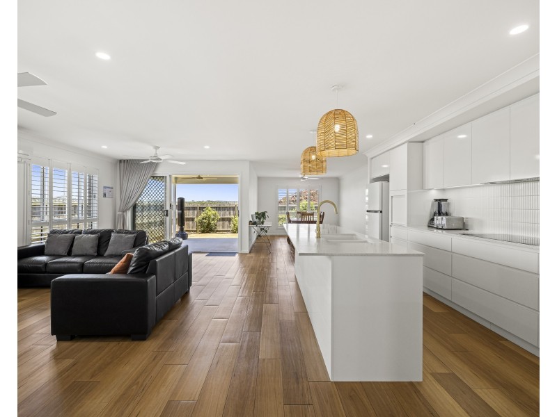 20 Dawn Drive, Glenvale QLD 4350