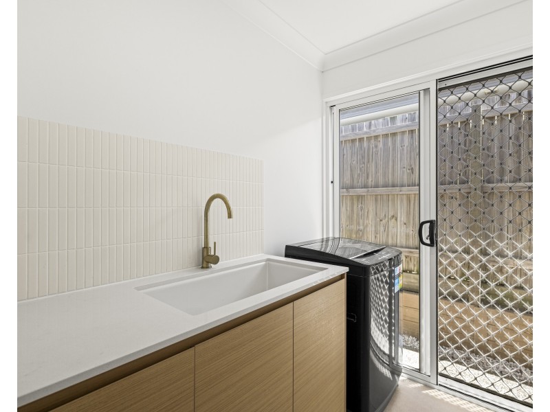 20 Dawn Drive, Glenvale QLD 4350