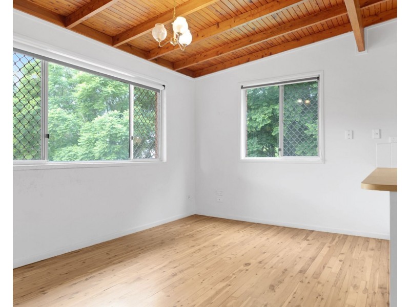 Unit 2/22 Claret Street, Wilsonton Heights QLD 4350