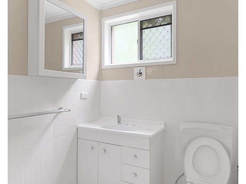 Unit 2/22 Claret Street, Wilsonton Heights QLD 4350