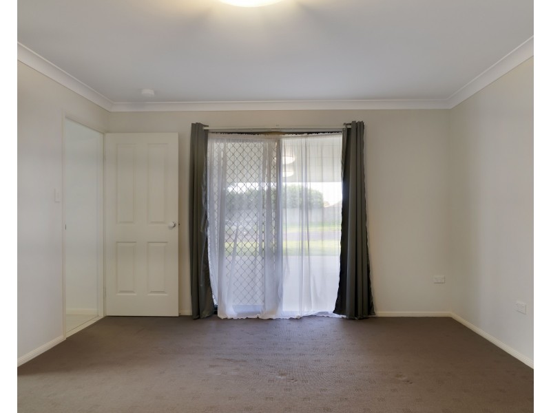 8 Clara Street, Highfields QLD 4352