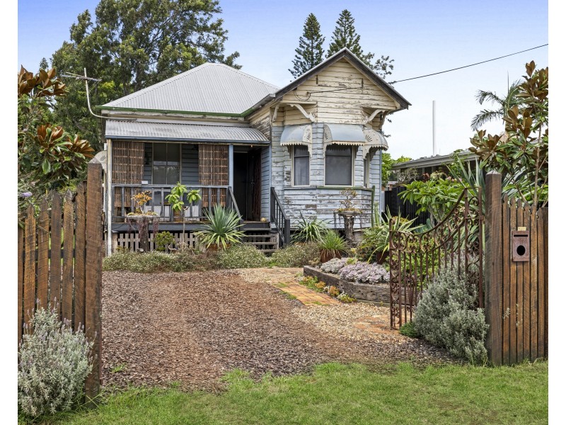 36 Charles Street, Newtown QLD 4350